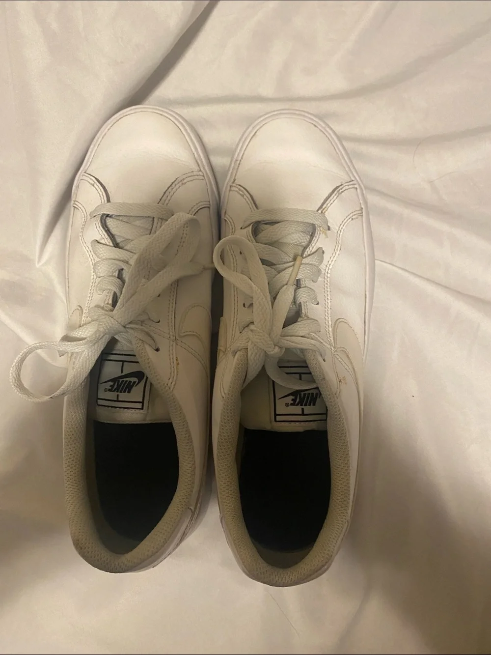 Nike Men's White Low-Top Leather Sneakers